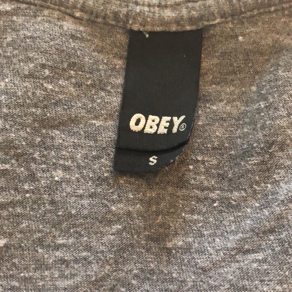 Obey v neck tshirt - Picture 3 of 5